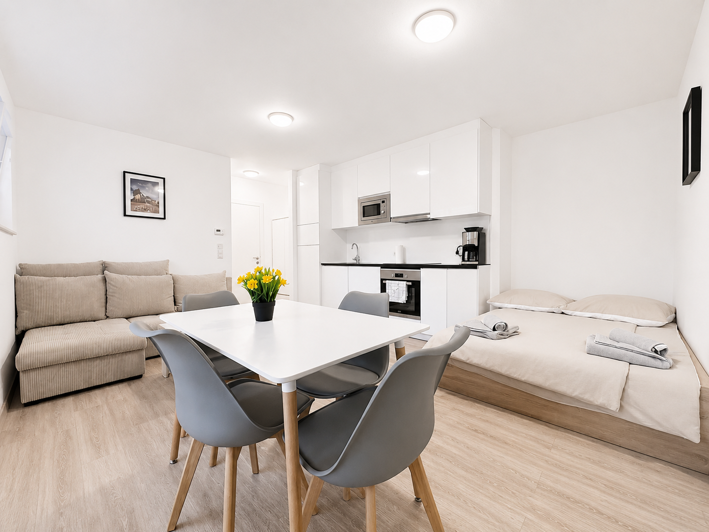 2 Double Beds + 1 Sofa Bed – image 7