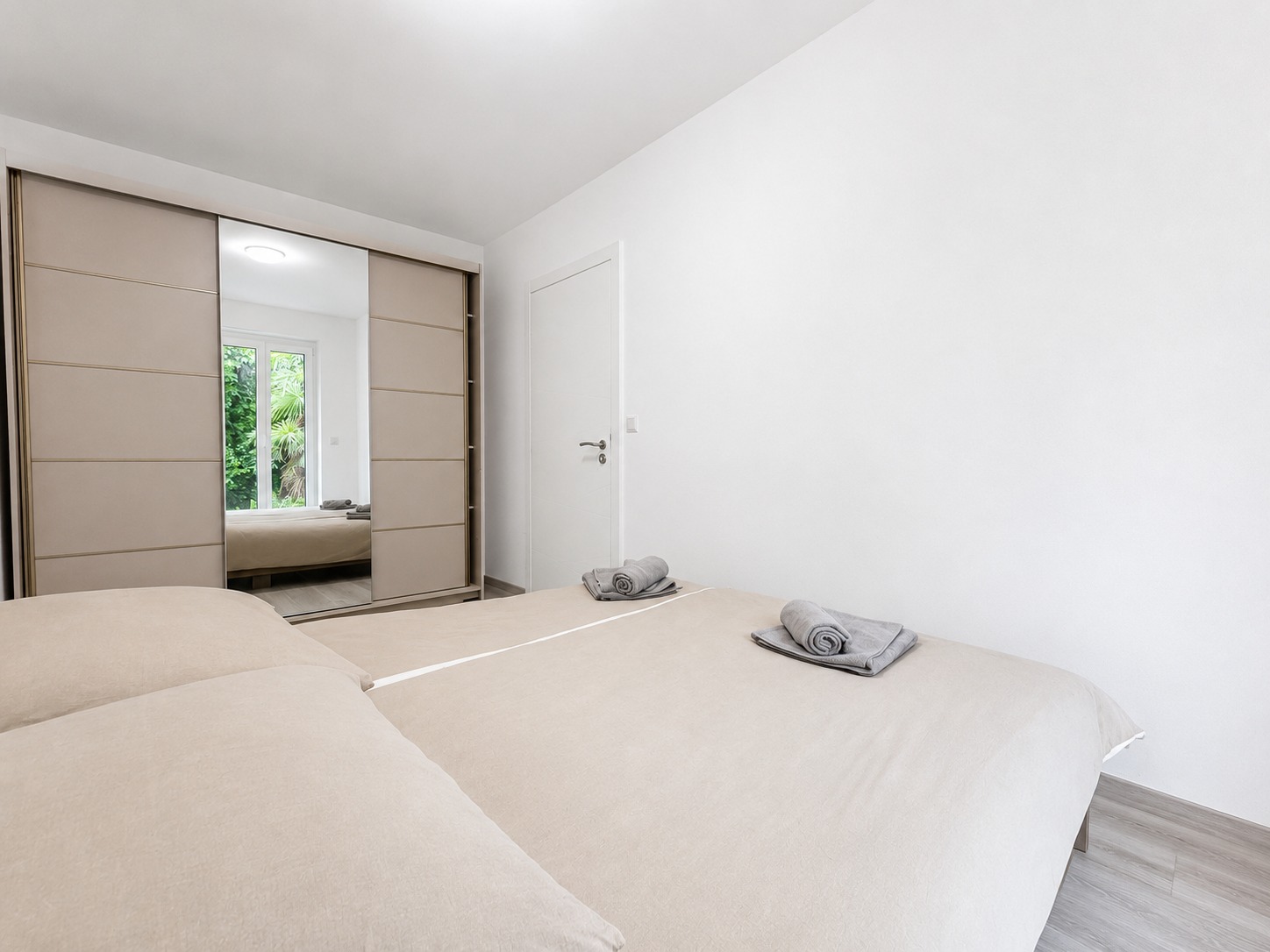 1 Double Bed + 1 Fold-Down Double Bed + 1 Sofa Bed – image 23