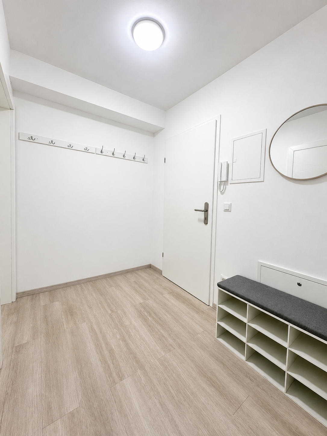 1 Double Bed + 1 Fold-Down Double Bed + 1 Sofa Bed – image 7