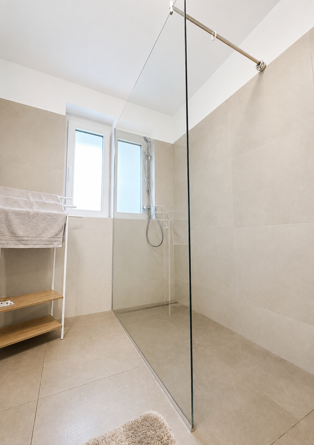 1 Double Bed + 1 Sofa Bed – image 12