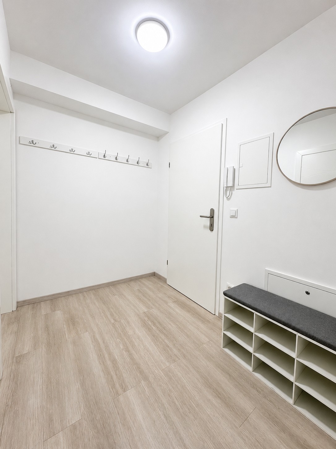 1 Double Bed + 1 Fold-Down Double Bed + 1 Sofa Bed – image 1
