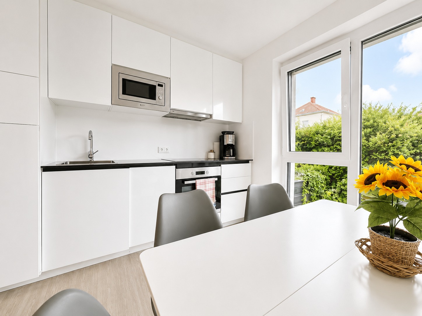 2 Double Beds + 1 Sofa Bed + 1 Single Bed – image 13