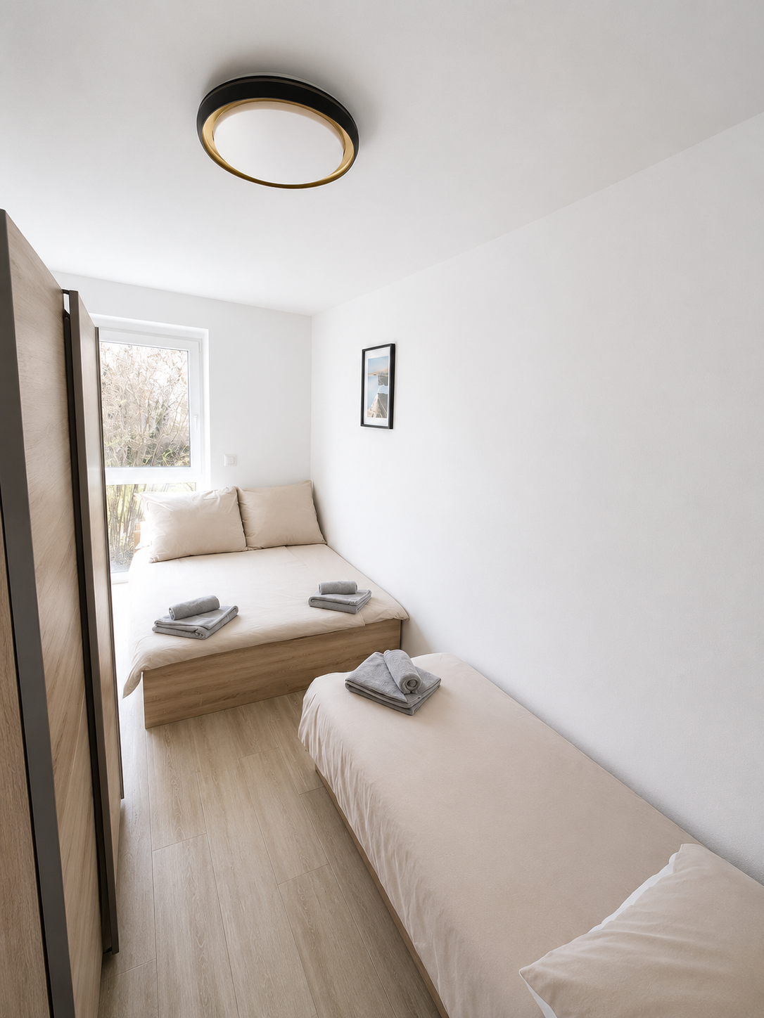 2 Double Beds + 1 Sofa Bed + 1 Single Bed – image 20