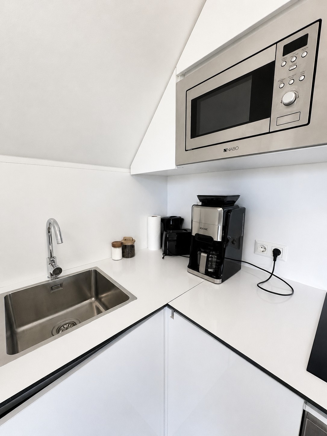 2 Double Beds + 1 Sofa Bed + 1 Single Bed – image 12