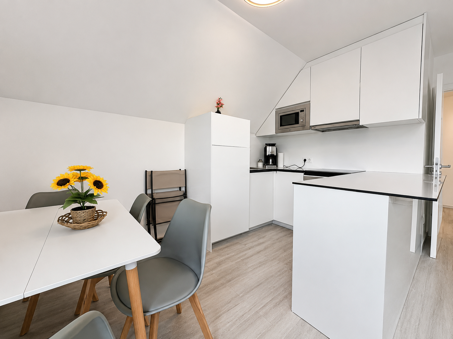 2 Double Beds + 1 Sofa Bed + 1 Single Bed – image 6