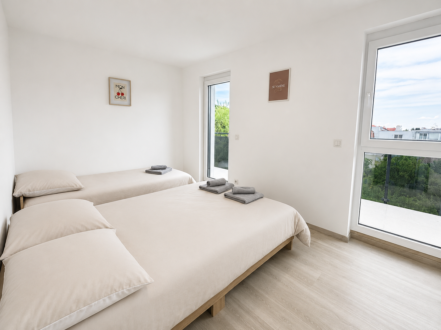 1 Double Bed + 1 Fold-Down Double Bed + 1 Sofa Bed + 1 Single Bed – image 2